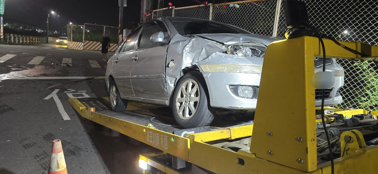 泰山汽車車禍道路救援